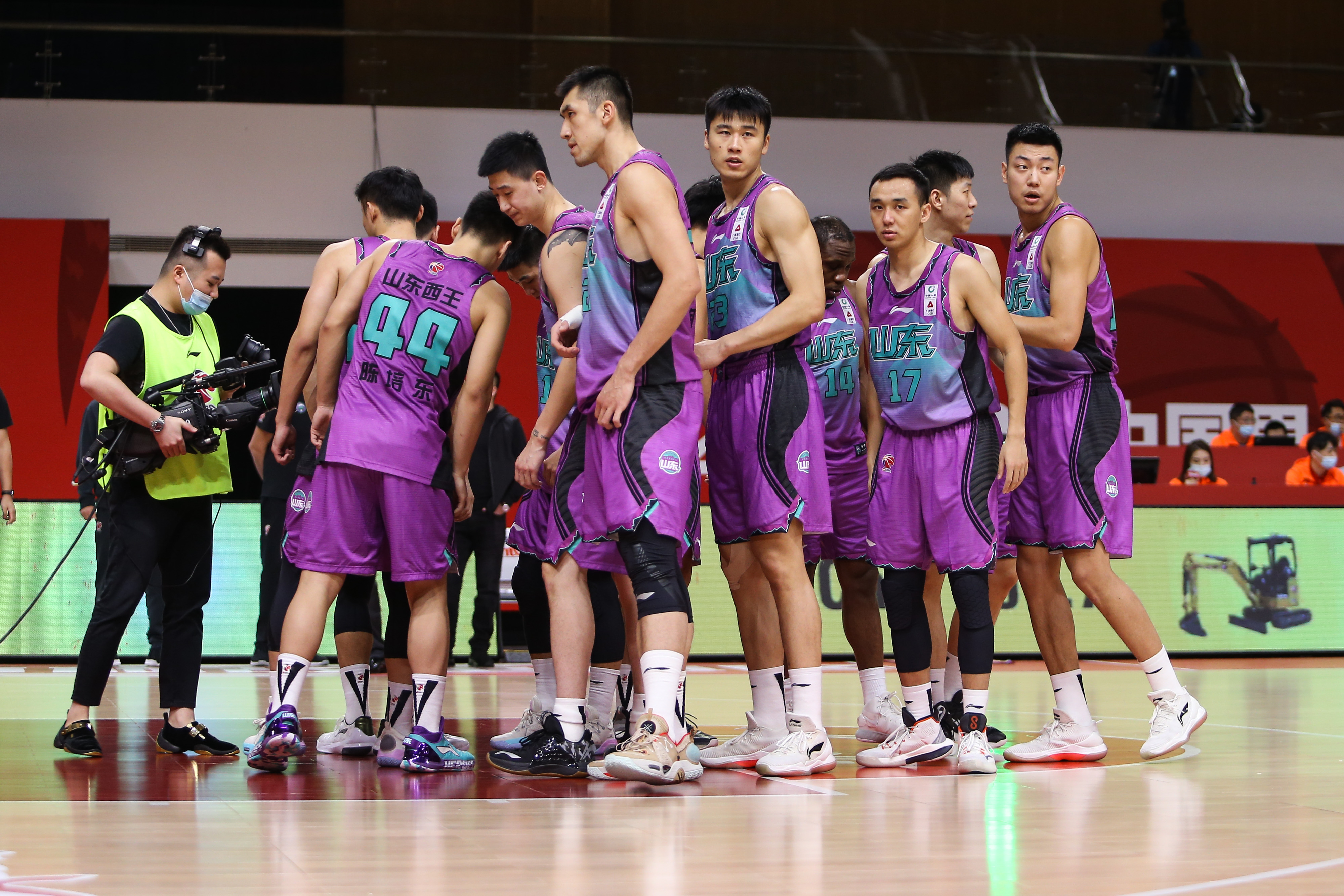 山东男篮内部会议纪要流出——赛前止住颓势，德甲使命明确，资深球员宣示担当的简单介绍